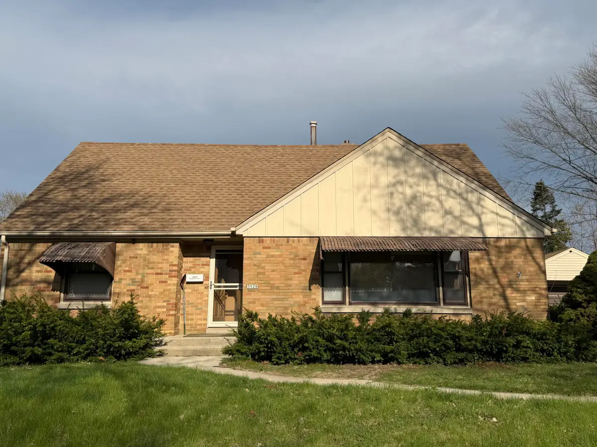 3528 S 82nd St, Milwaukee, WI 53220 - #1