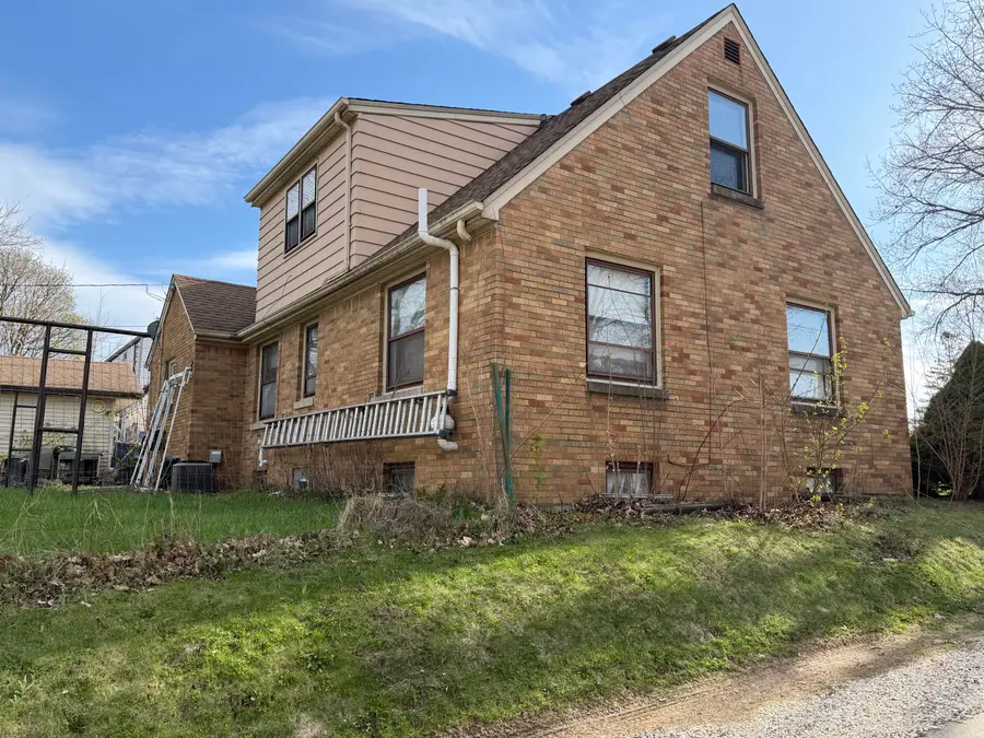 3528 S 82nd St, Milwaukee, WI 53220 - #2