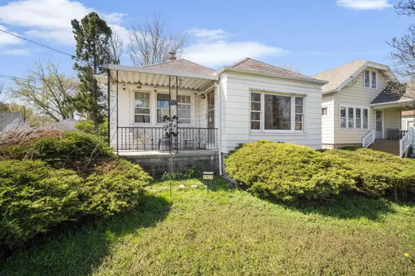 2923 W College Ave, Franklin, WI 53221