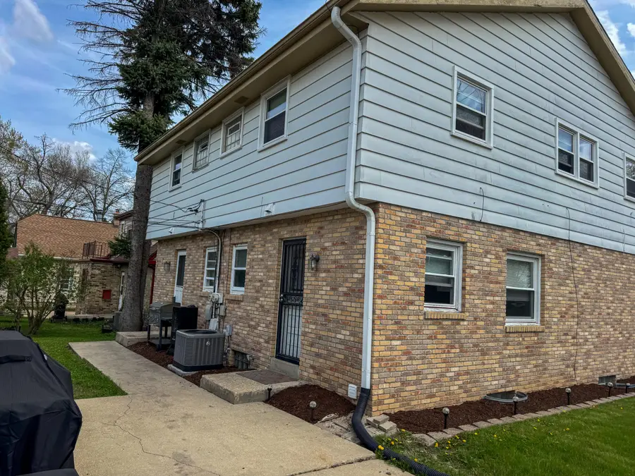 4956 W Midland Dr, Greenfield, WI 53219 - #3