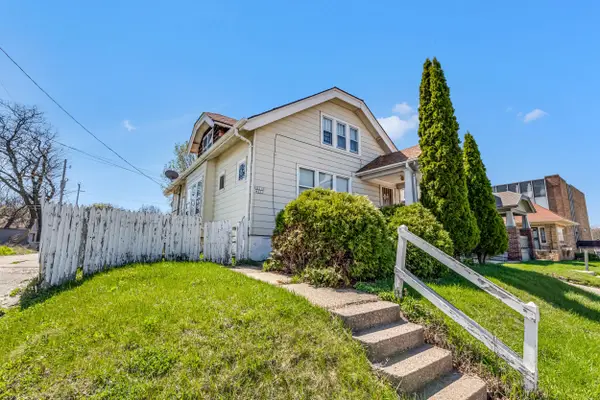 4221 W Bernhard Pl, Milwaukee, WI 53216