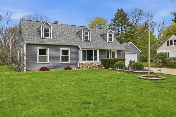 17814 W Roosevelt Ave, New Berlin, WI 53146