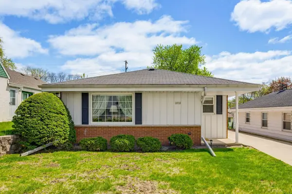 2032 N 114th St, Wauwatosa, WI 53226