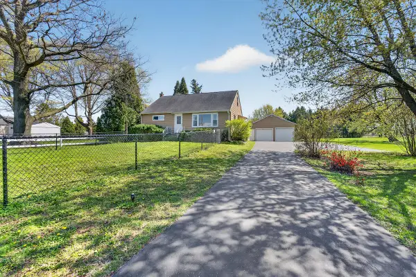 9509 60 St, Kenosha, WI 53144