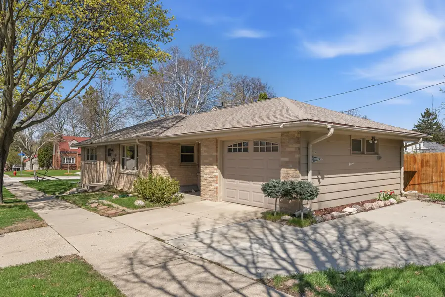 2626 N 80th St, Wauwatosa, WI 53213 - #2