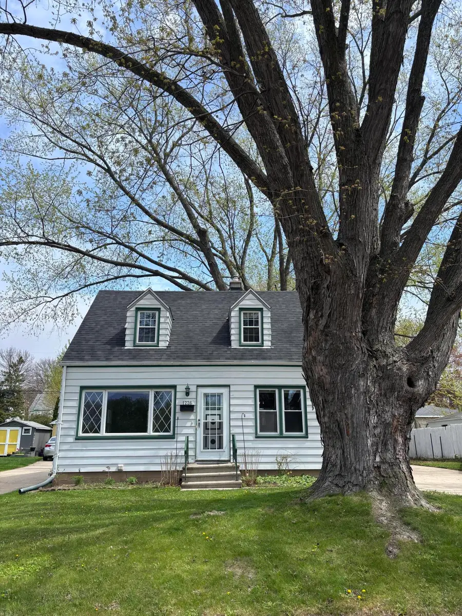 1226 S 104th St, West Allis, WI 53214 - #3