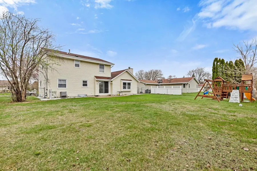 6022 S 31st St, Greenfield, WI 53221 - #3