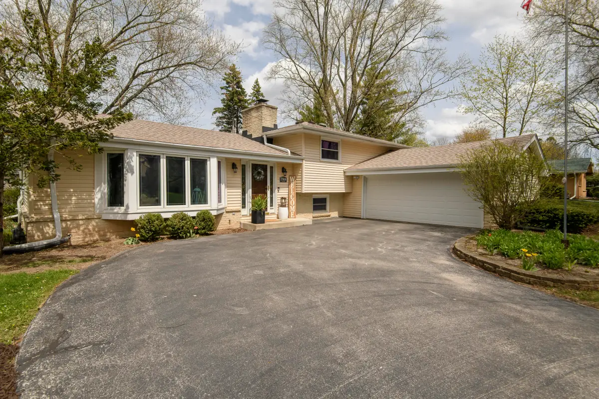 17900 Continental Dr, Brookfield, WI 53045 - #1