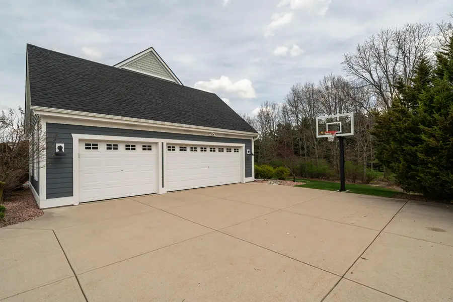 612 Hunters Xing S, Slinger, WI 53086 - #3