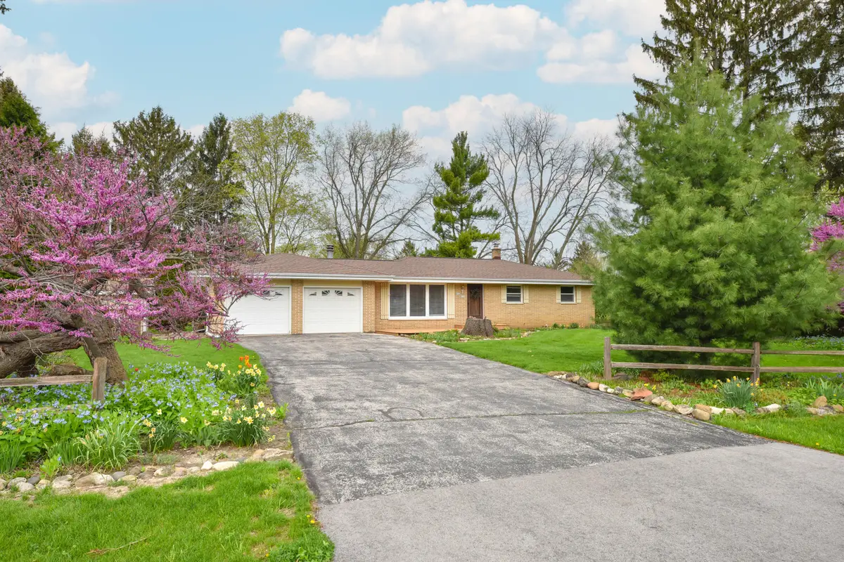 W226N309 Takoma Dr, Pewaukee, WI 53186 - #1