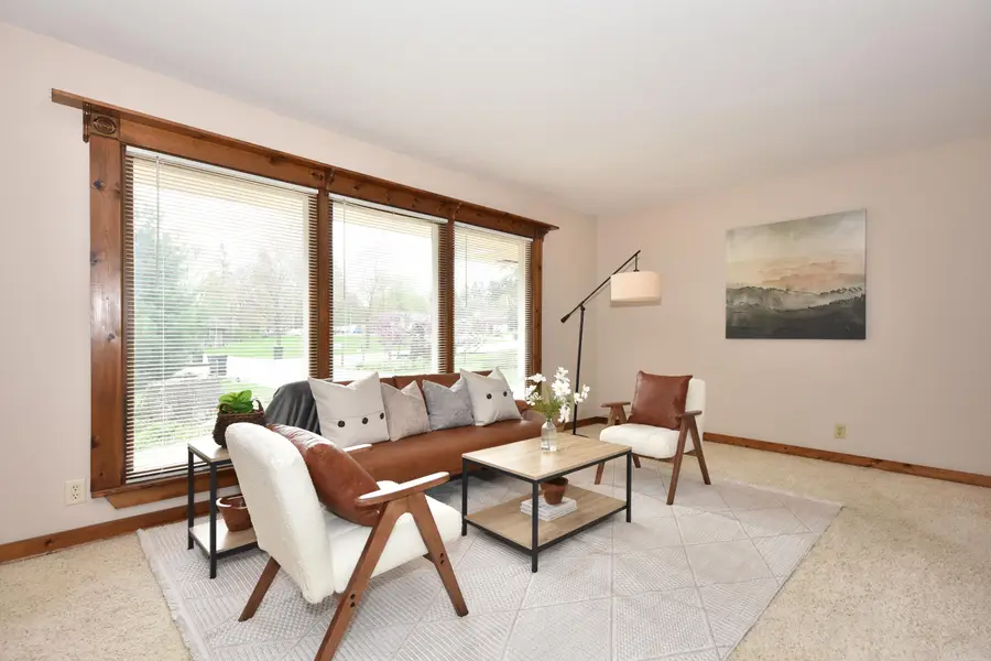 W226N309 Takoma Dr, Pewaukee, WI 53186 - #3