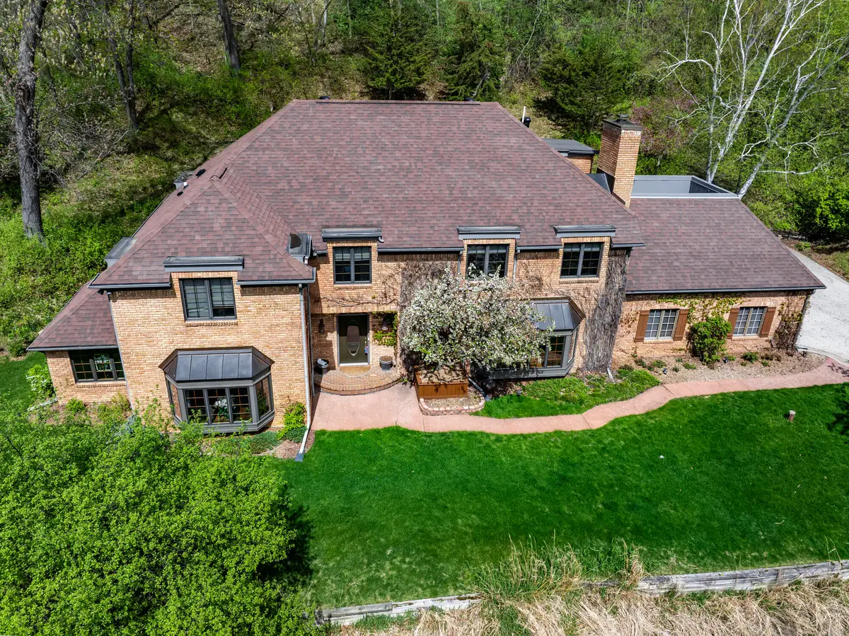 3640 Old Vineyard Rd, La Crosse, WI 54601 - #1