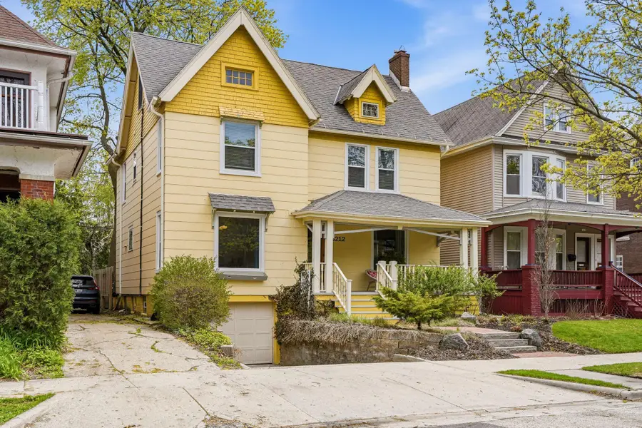3212 N Marietta Ave, Milwaukee, WI 53211 - #2
