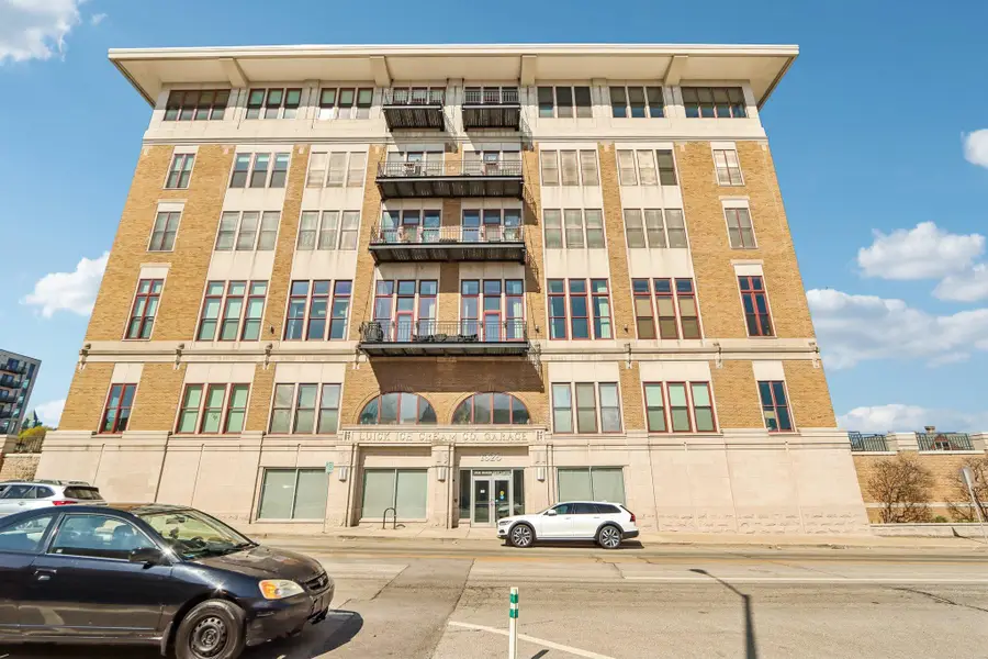 1325 N Van Buren St, Milwaukee, WI 53202 - #2