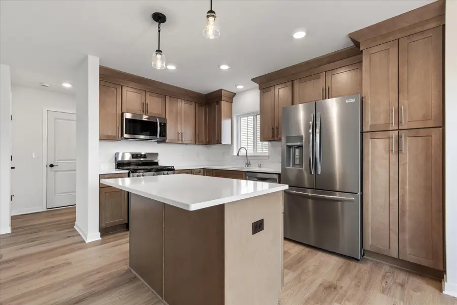 617 Belmont Dr, Watertown, WI 53094 - #2