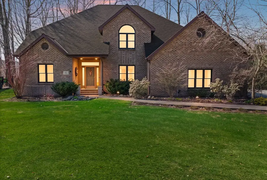 509 Wild Oak Dr, Manitowoc, WI 54220 - #2