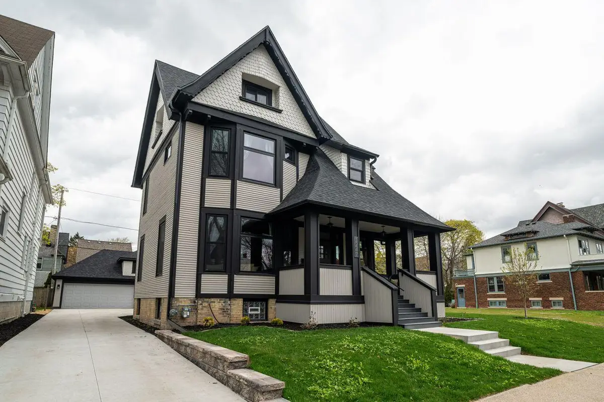 3247 N Marietta Ave, Milwaukee, WI 53211 - #1