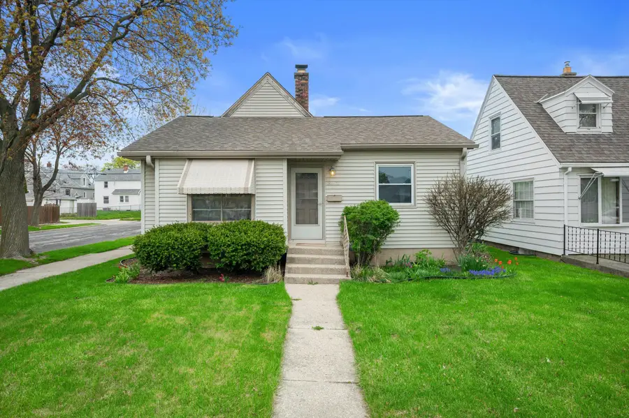 3802 S 18th St, Milwaukee, WI 53221 - #2