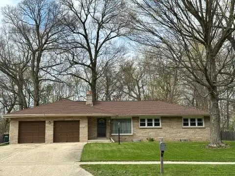 264 Vine St, West Bend, WI 53095 - #1