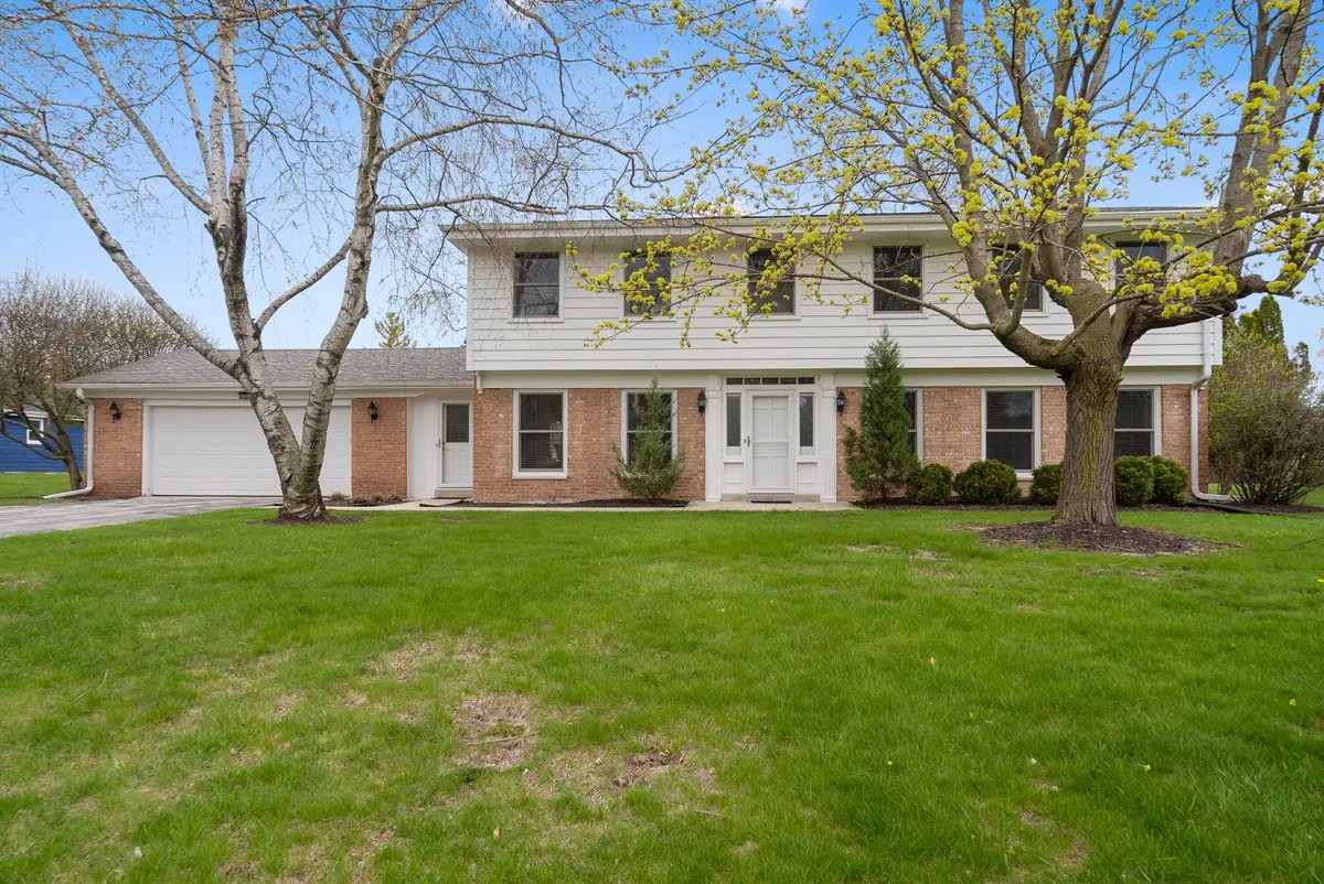 9445 N Fairway Dr, Bayside, WI 53217 - #1