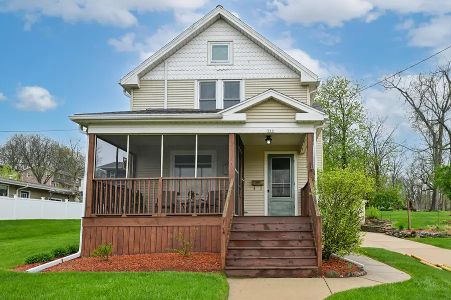 589 W Chestnut St, Burlington, WI 53105 - #2