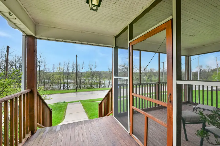589 W Chestnut St, Burlington, WI 53105 - #3