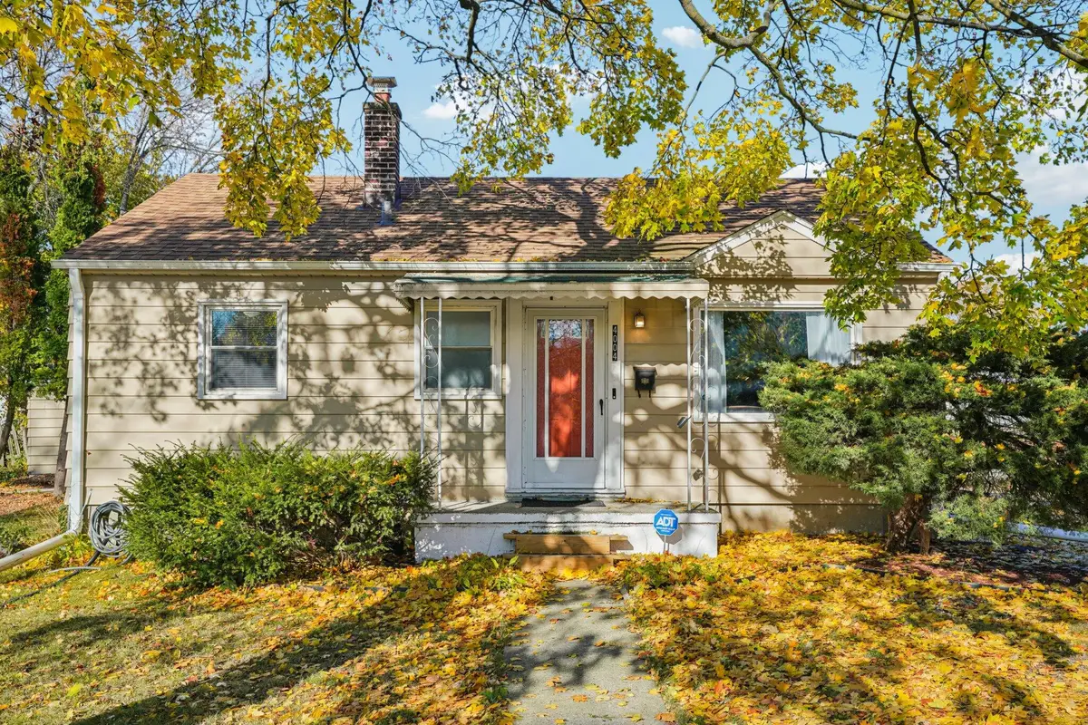 4004 W Congress St, Milwaukee, WI 53209 - #1