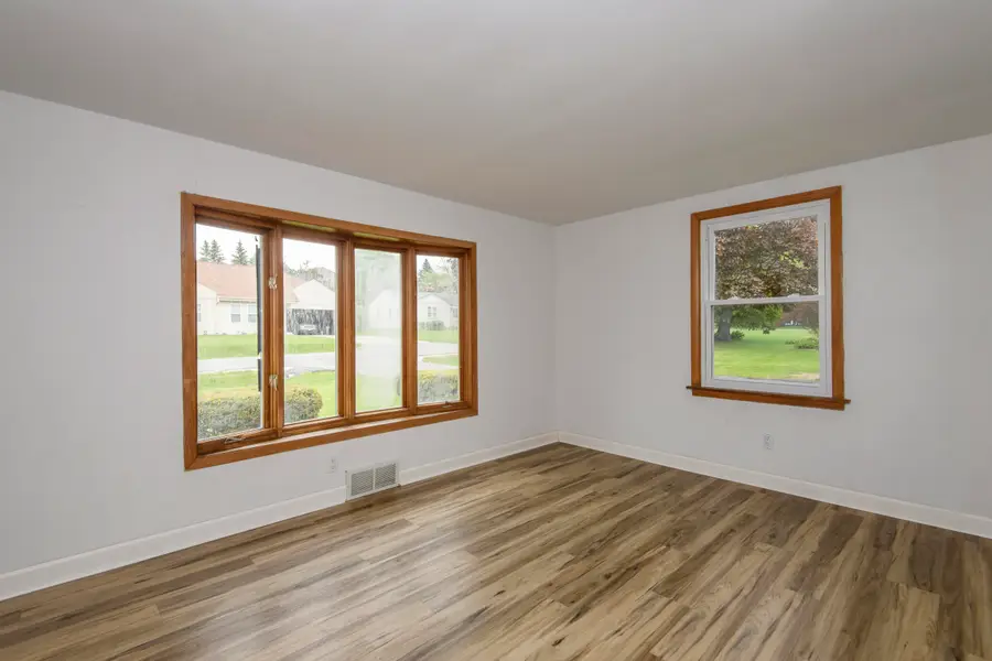 W271N2563 Pear Tree Ln, Pewaukee, WI 53072 - #3