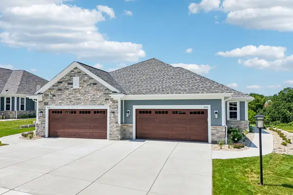 2116 Bluestem Dr, Waukesha, WI 53188
