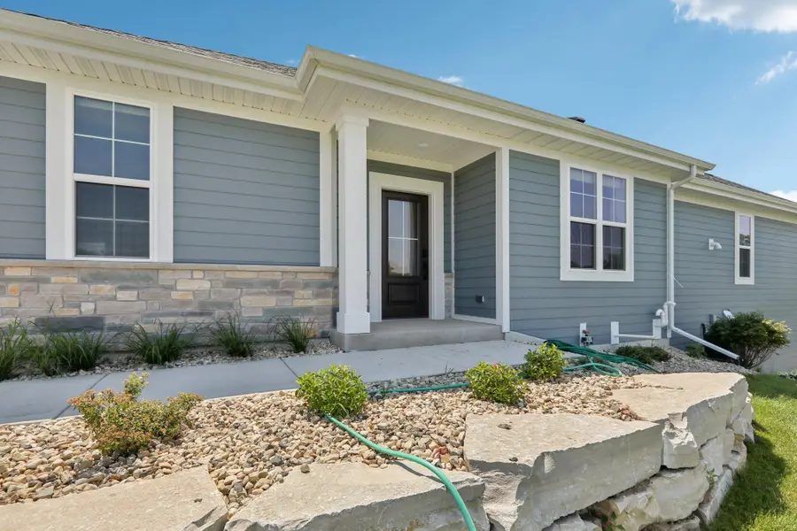 2116 Bluestem Dr, Waukesha, WI 53188 - #2