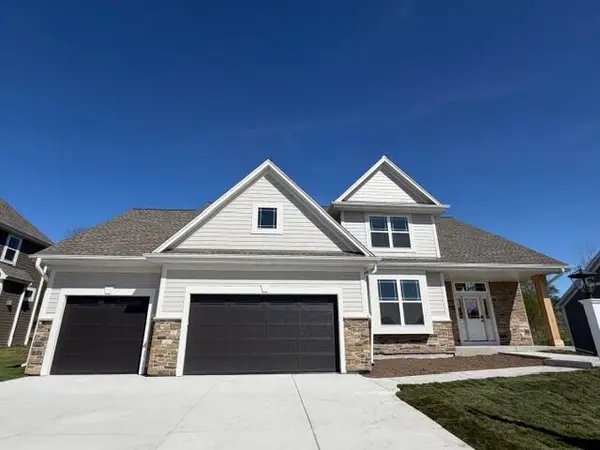 1344 Mohican Trl, Waukesha, WI 53189