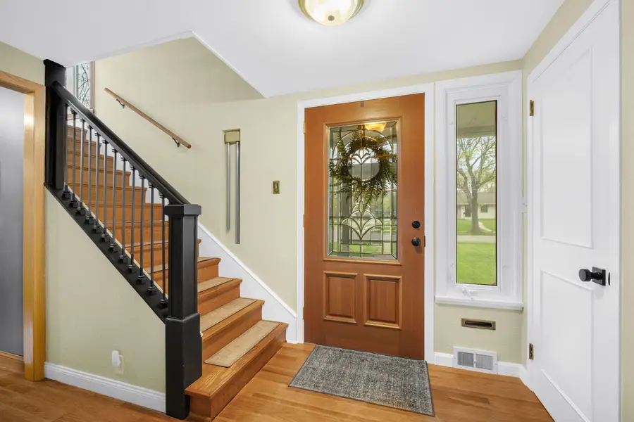 736 N Cumberland Rd, Waukesha, WI 53188 - #3