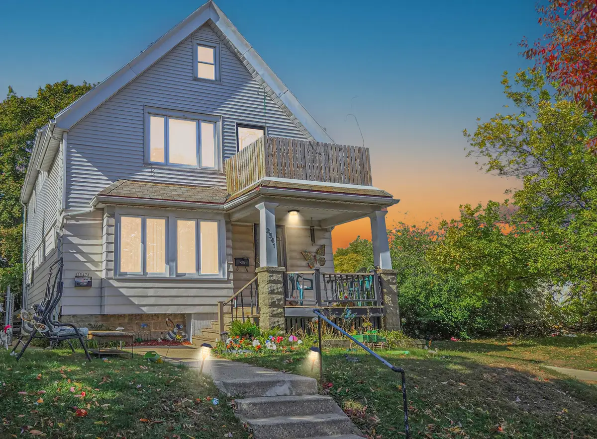 2547 N 56th St, Milwaukee, WI 53210 - #1