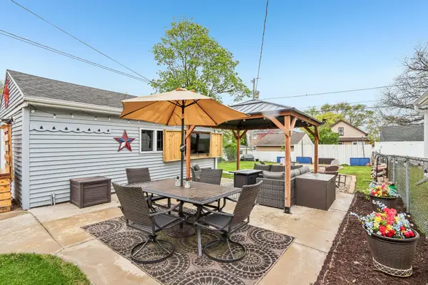 2177 S 97th St, West Allis, WI 53227