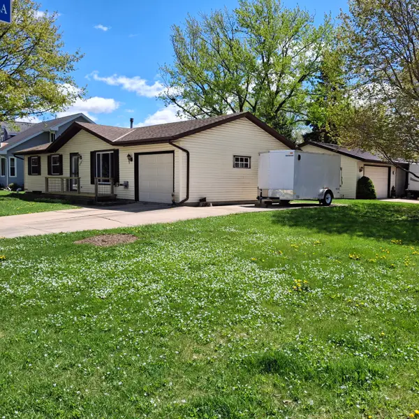 221 Robert St, Watertown, WI 53098