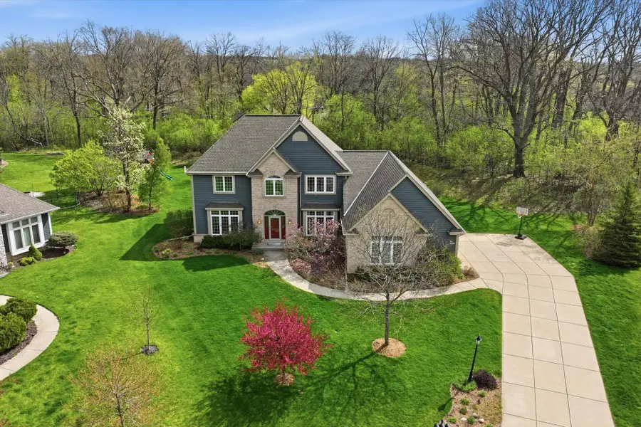 N65W12842 Crimson Ct, Menomonee Falls, WI 53051 - #2