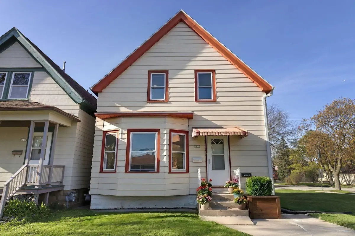 3672 E Hammond Ave, Cudahy, WI 53110 - #1
