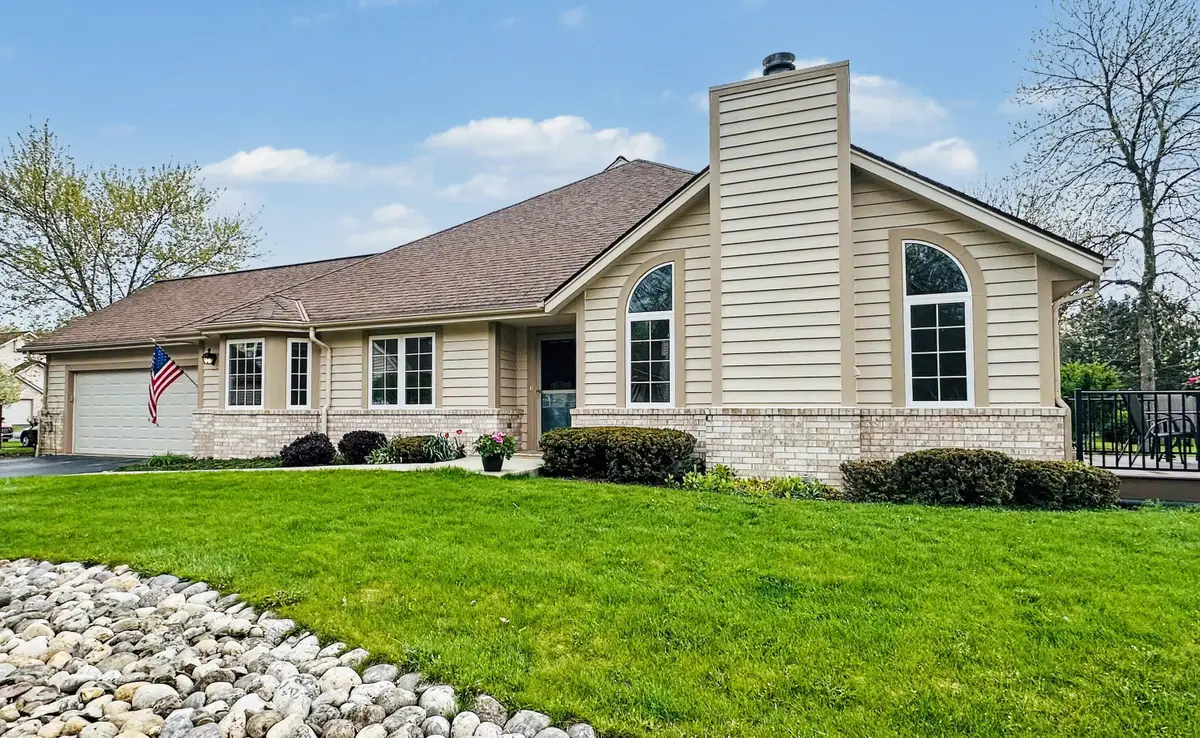 3015 N River Birch Dr, Brookfield, WI 53045 - #1