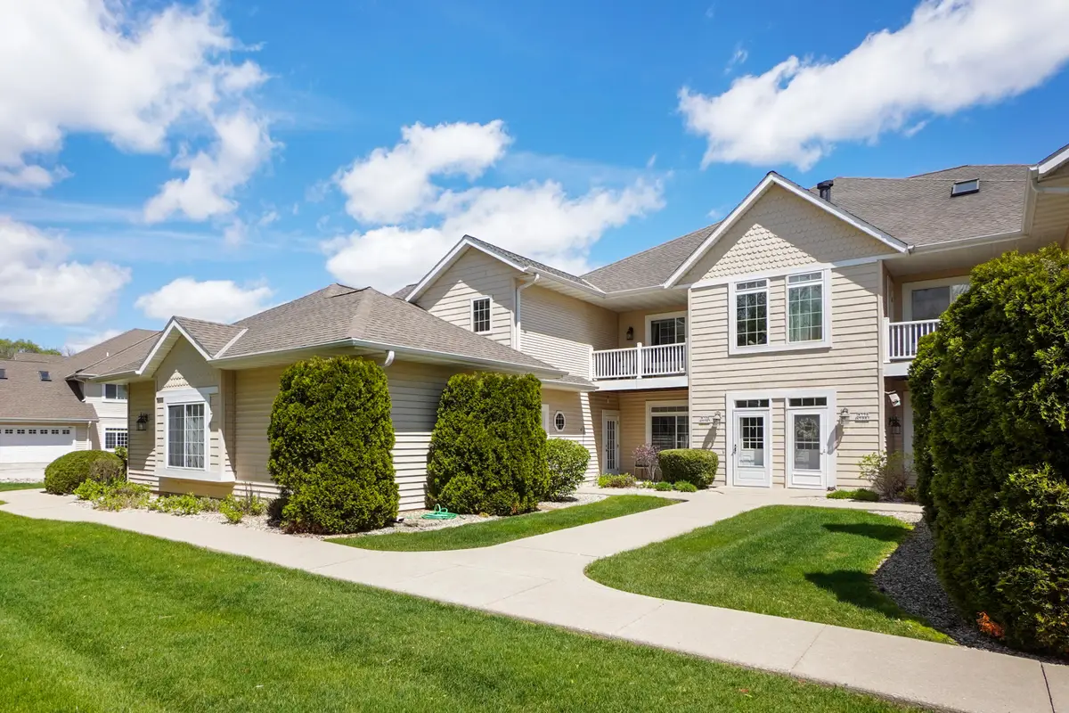 W398N5983 Autumn Woods Dr, Oconomowoc, WI 53066 - #1