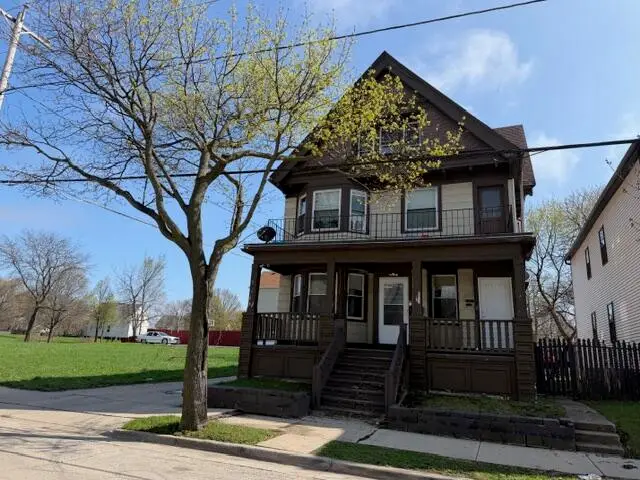 623 W Clarke St, Milwaukee, WI 53212 - #1