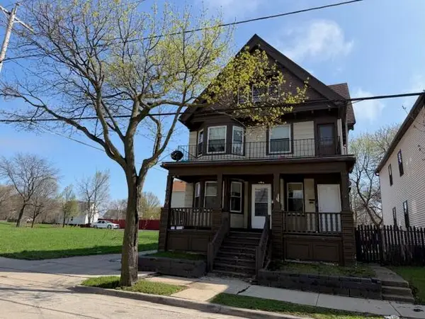 623 W Clarke St, Milwaukee, WI 53212