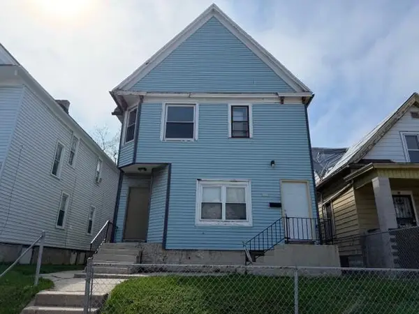 3027 N Holton St, Milwaukee, WI 53212