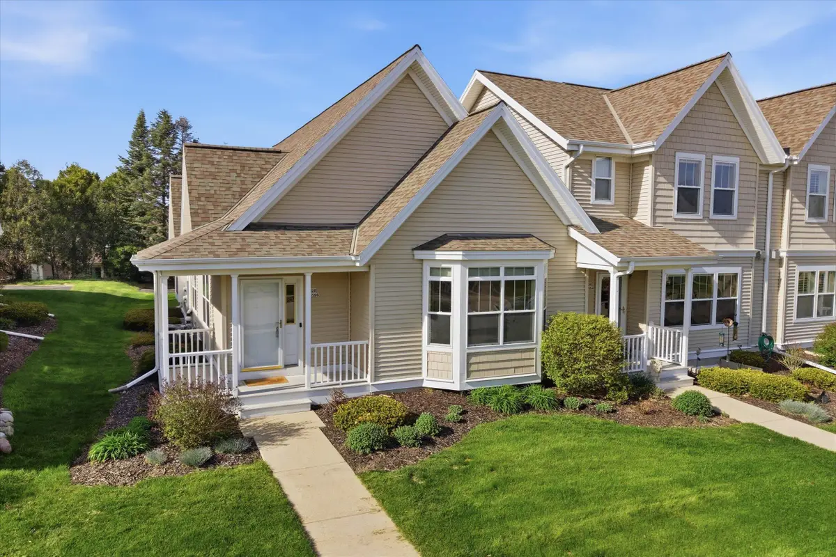 N28W6596 Alyce St, Cedarburg, WI 53012 - #1