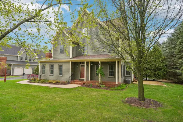 398 Oneida St, Delafield, WI 53018