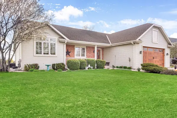 1251 Chippewa Dr, Hartford, WI 53027