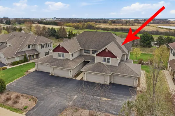 1664 New Port Vista Dr, Port Washington, WI 53074