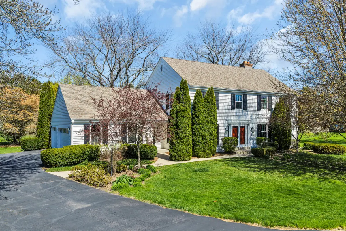7 Sprucewood Ct, Wind Point, WI 53402 - #1