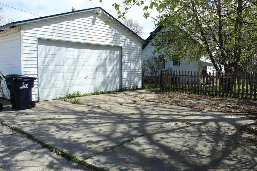 4831 N 70th St, Milwaukee, WI 53218 - #2