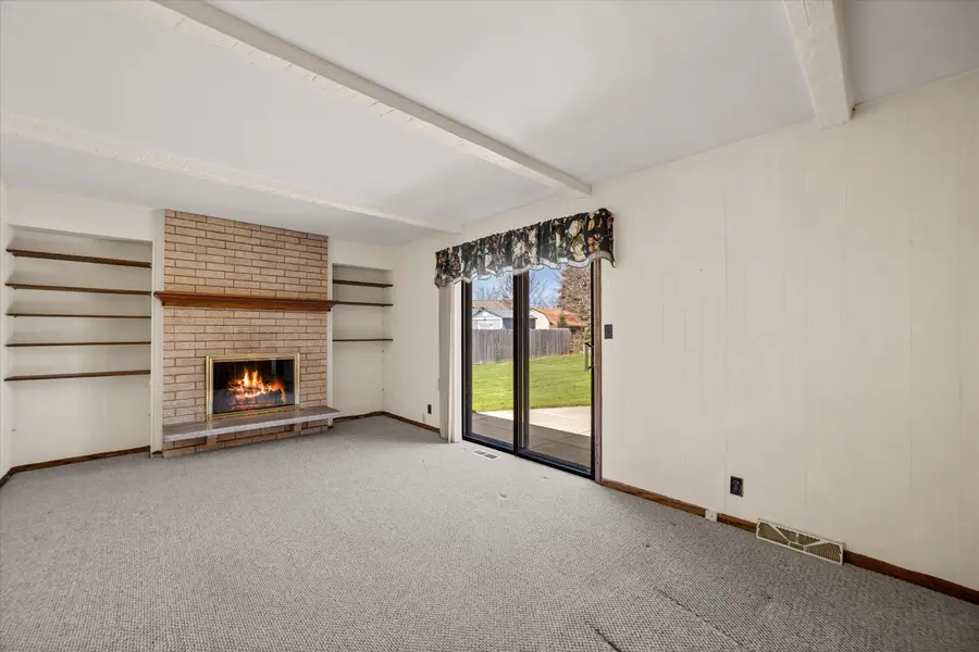 7002 W Lindner Dr, Franklin, WI 53132 - #3
