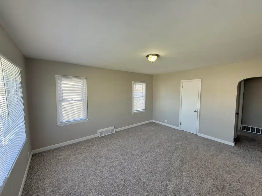 3120 S 21st St, Milwaukee, WI 53215 - #2